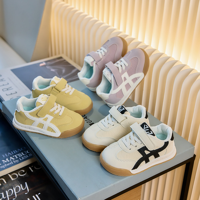 Baby Gump zapatos 2026 primavera nuevas zapatos deportivos de niñas con suela suave dopamina zapatos blancos pequeños zapatos de skate para niños