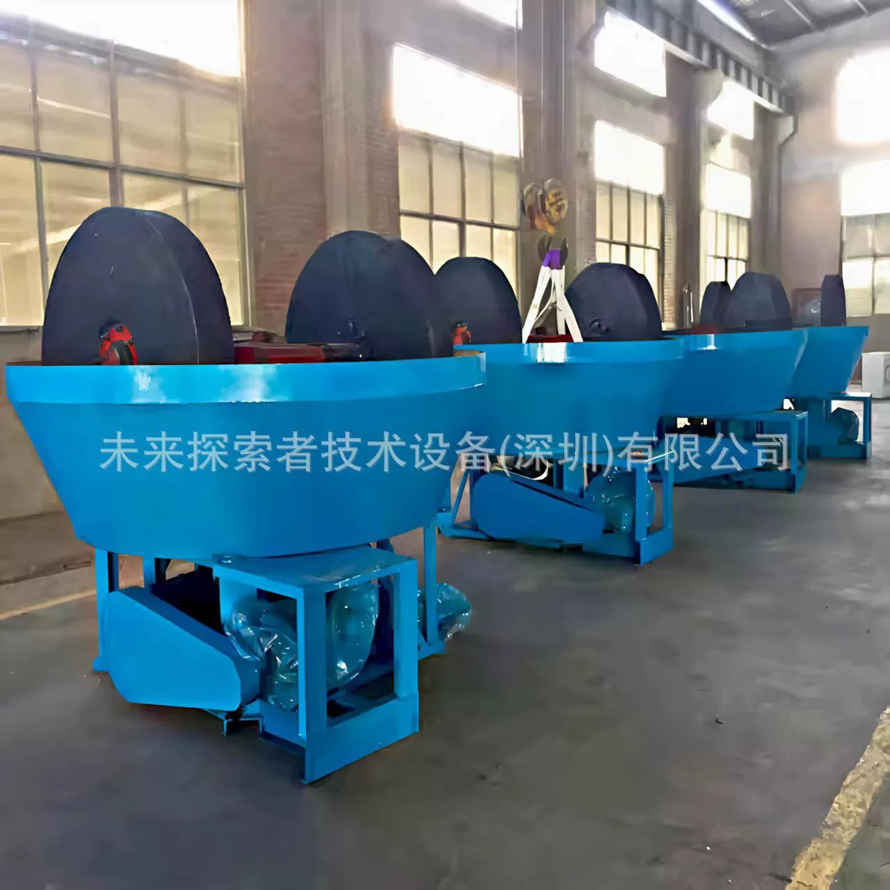 Будущая настраиваемая машина для обработки золота с двумя или тремя колесами, тяжелая мокрая мельница для измельчения и дробления золота, машина для сортировки и измельчения золота.