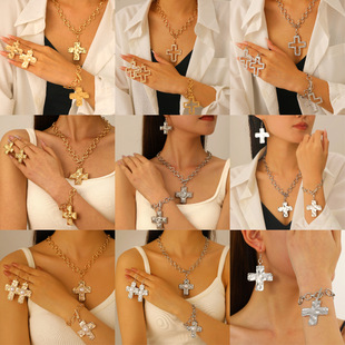 �W���羳�Ʒ�����F��ʮ�ּ�earrings�׺��ͽ��ٸж��h��