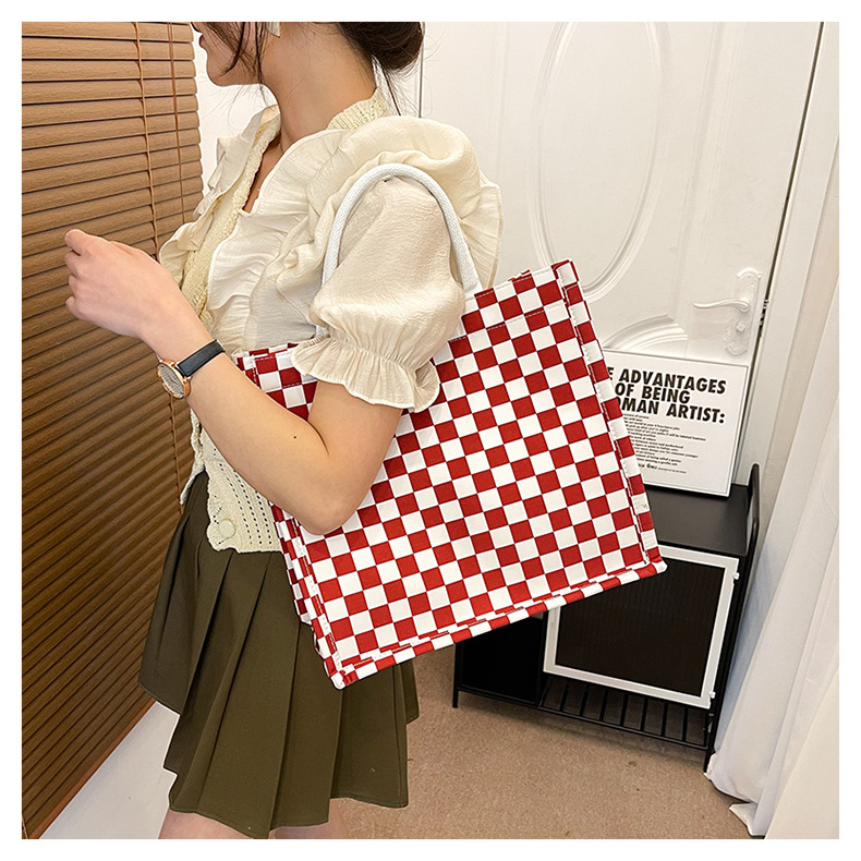 Large-capacity single-shoulder tote bag 2024 new style fashionable and textured trendy handbag for commuting and casual use, large checkered bag for women undefined