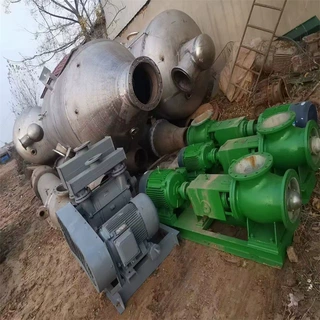 出售二手真空减压低温降膜浓缩设备三效四体强制循环钛材 回收