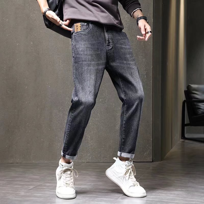 Pantalones de hombre de otoño 2021 Nuevos pantalones vaqueros elásticos rectos sueltos de hombre Pantalones casuales micro cónicos de primavera y otoño