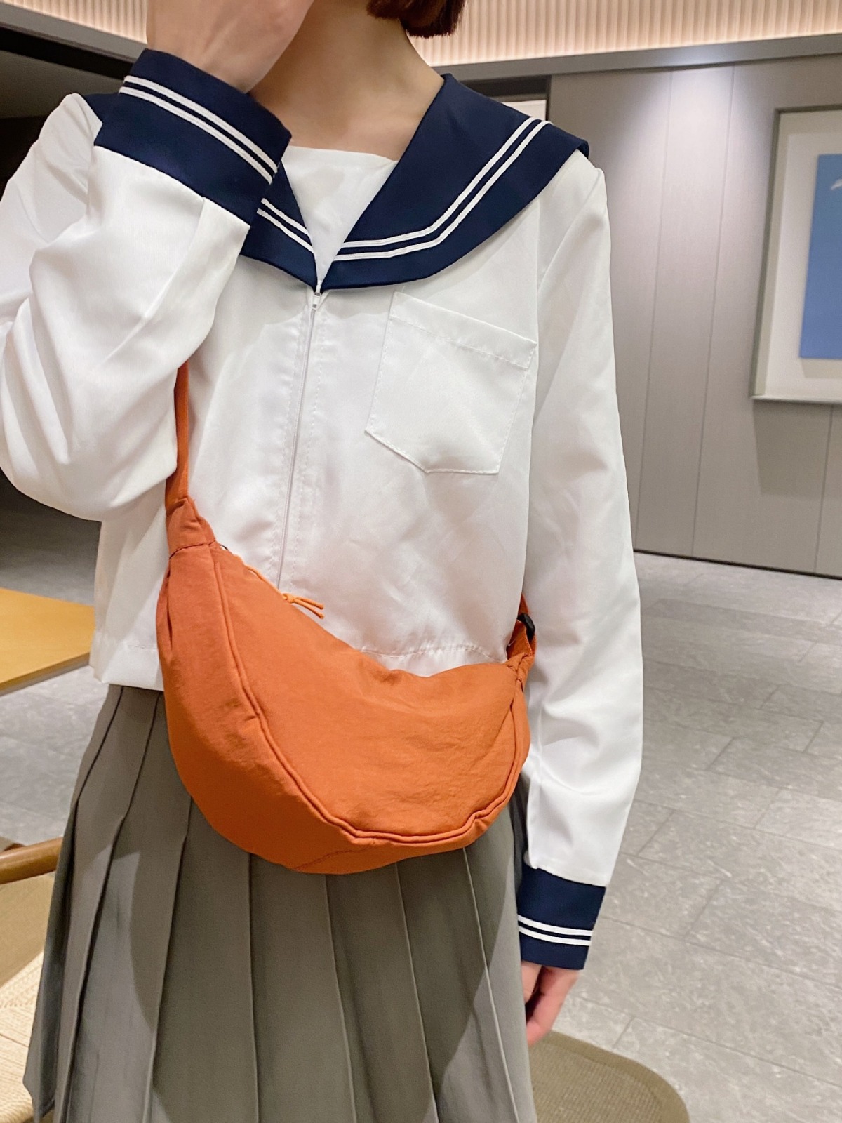 Youjia probador mismo estilo bolso de mensajero femenino pequeño libro rojo bolso de bola de masa de nailon estudiante bandolera bolso de tela suministro de fábrica