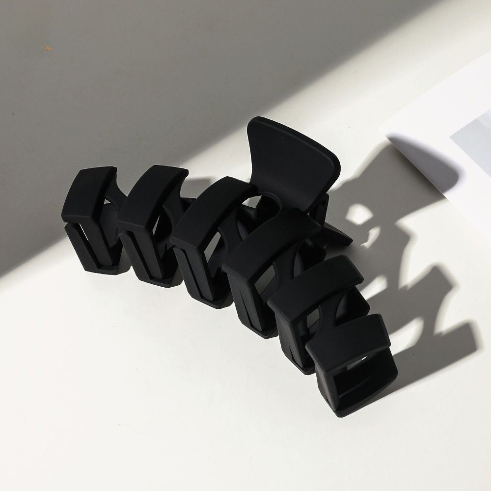 Oversized Shark Hair Claw Clip, Korean Morandi Style Hair Accessory_voghion.com