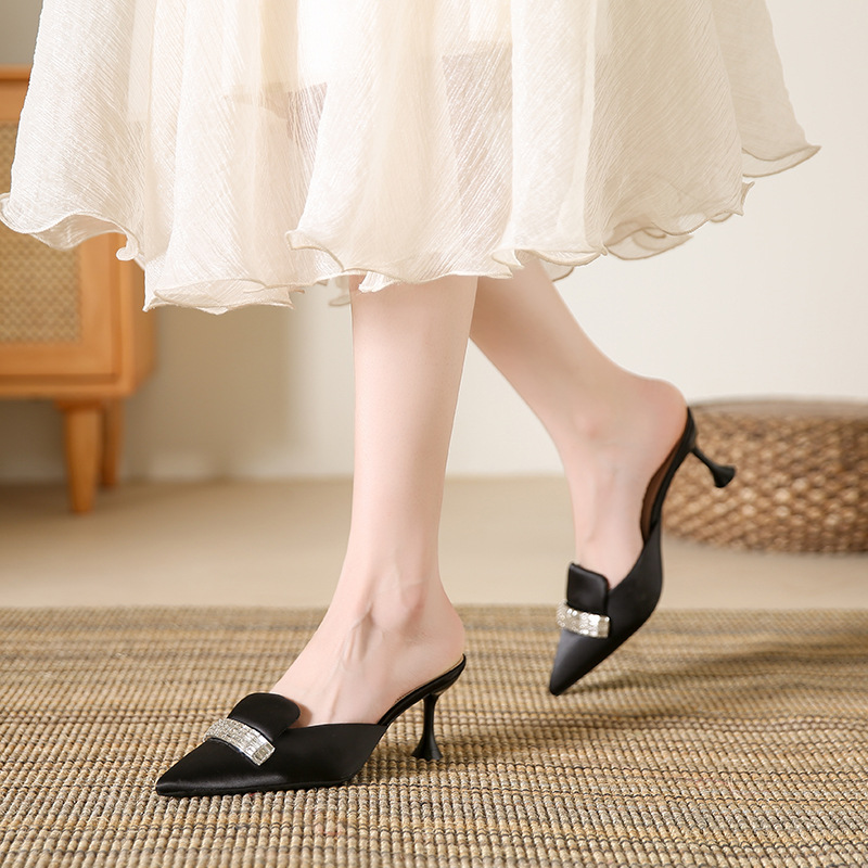 Odzież wierzchnia klapki damskie damskie 2023 lato wysokiej klasy Rhinestone Baotou półpantofle damskie szpiczasty nosek szpilki damskie szpilki_voghion.com