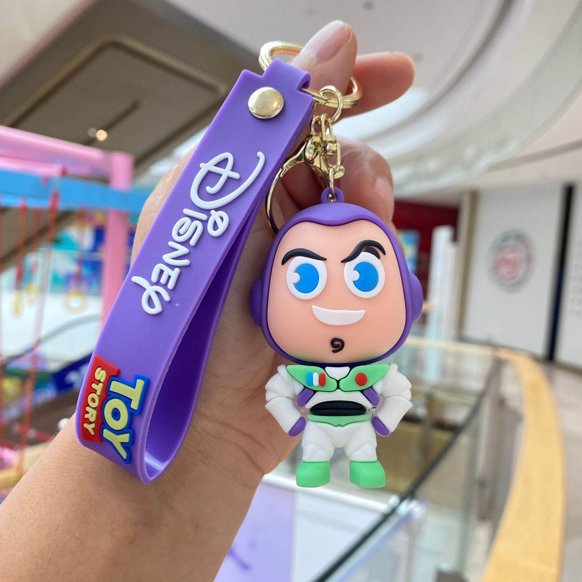 Transfronterizo Toy Story llavero colgante coche llavero adornos muñeca máquina muñeca pequeño regalo al por mayor