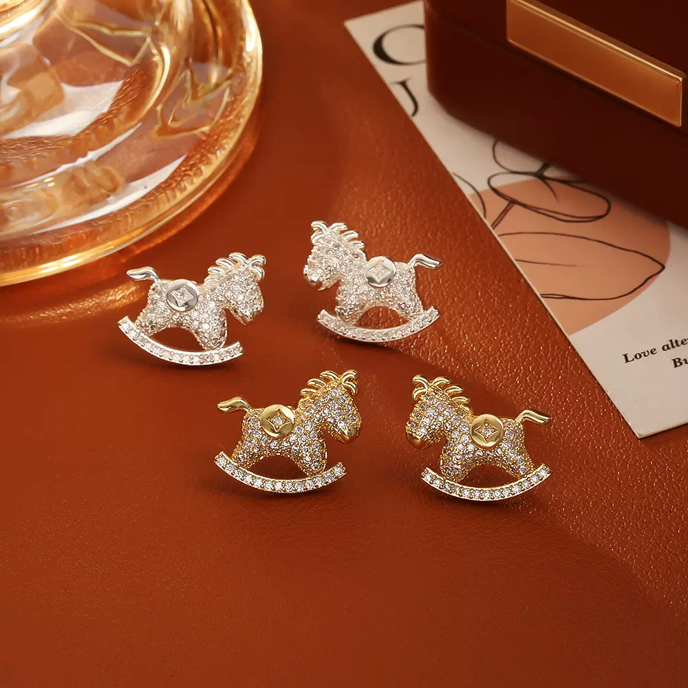 马上有钱碎冰冰生肖马耳钉高级感时尚轻奢气质耳饰小众设计感饰品