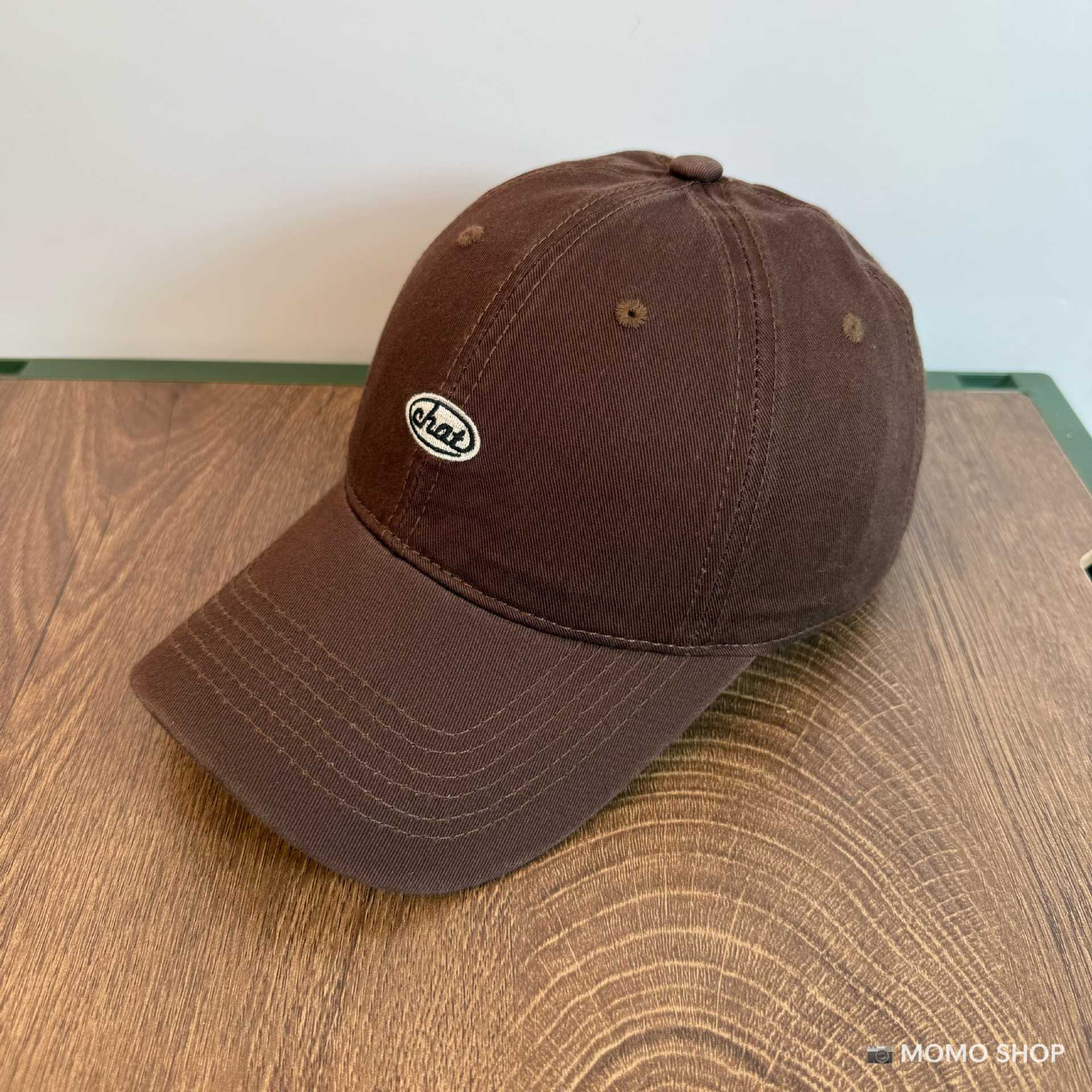 Moda chat bordado sombrero de béisbol para hombres cuatro estaciones, sombrero de lengua casual universal, sombrero de viento de la escuela coreana para mujeres muestran cara pequeña