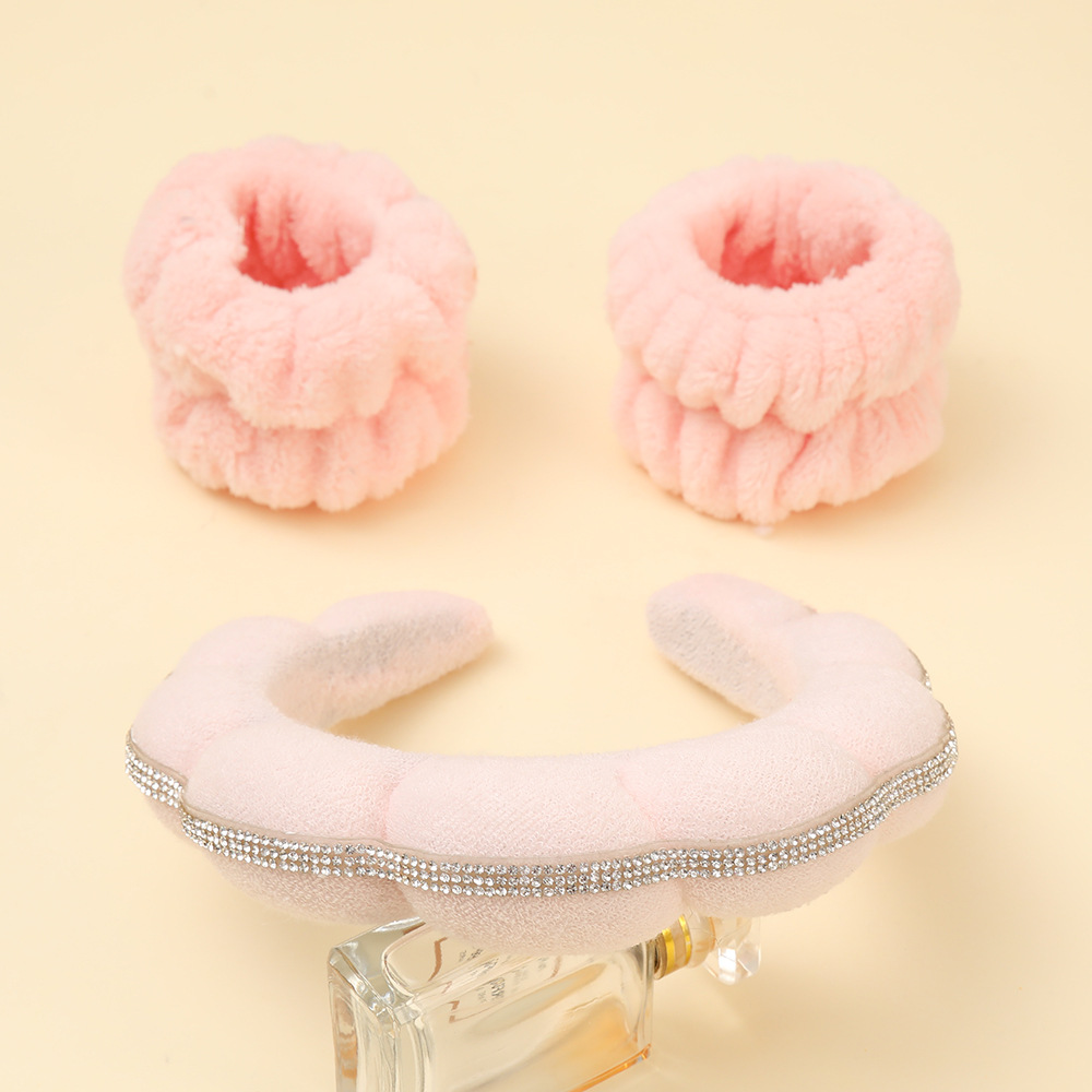 La nueva diadema de diamantes con incrustaciones de Amazon, la parte superior del cráneo alto, el traje de pulsera de giro de alta calidad, la diadema, el tocado anudado femenino, la joyería