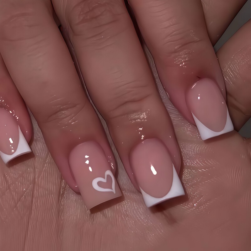 European and American Best-Selling 24 Pieces of Heart White French Generous Nails Valentine's Day Manicure Pieces Wearable Nails Wholesale