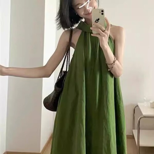 French high-end green hanging neck dress, children's summer 2025 new seaside vacation temperament long dress