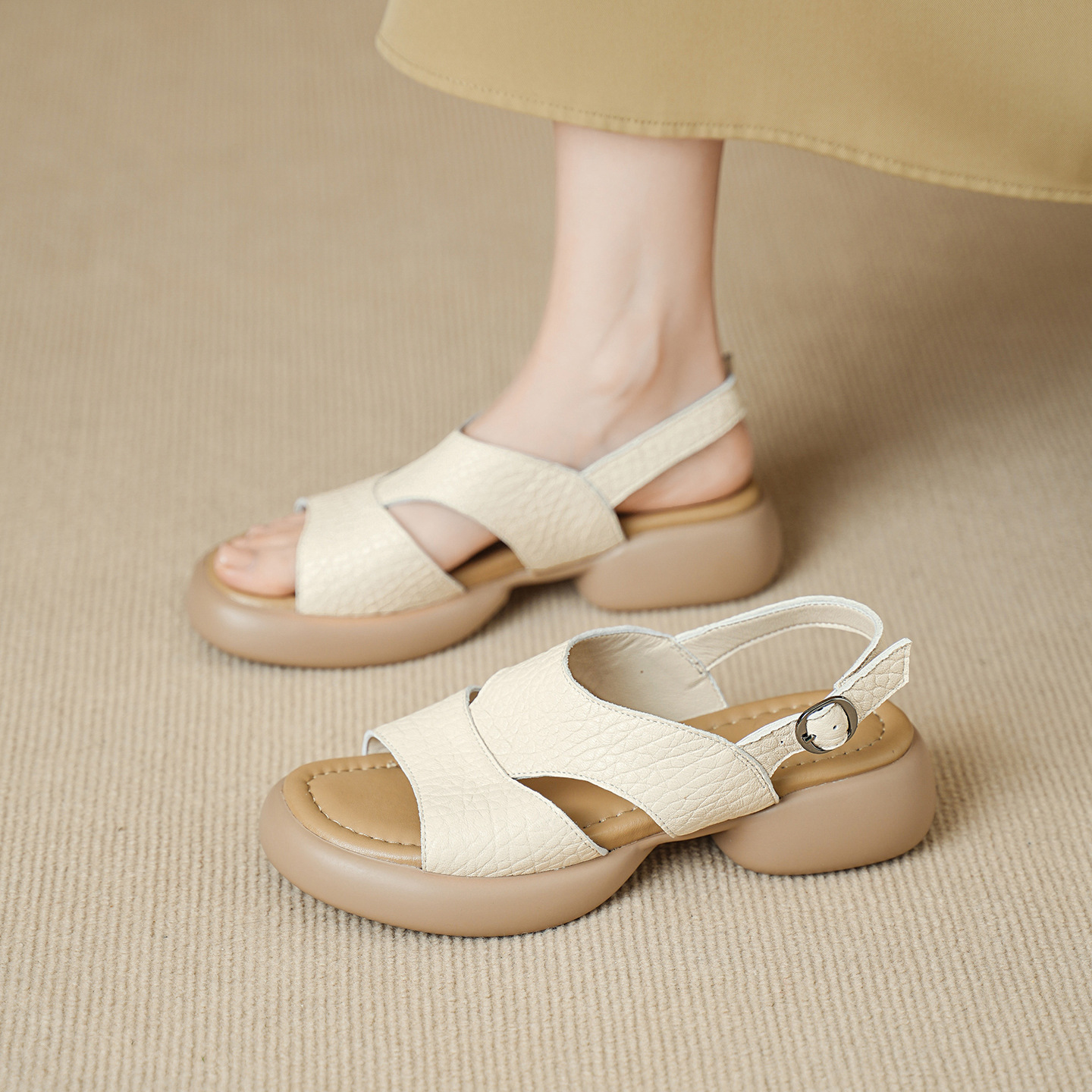 Sandal nữ hở mũi gót vuông đế dày quai ngang — Xám voi