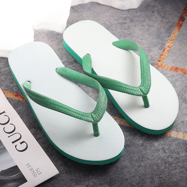 Rubber fashionable beach flip flops