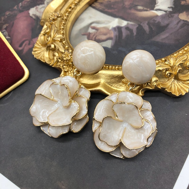 Alloy Material Flower Pattern Retro Flower Alloy Plating Women's Drop Earrings Ear Clips