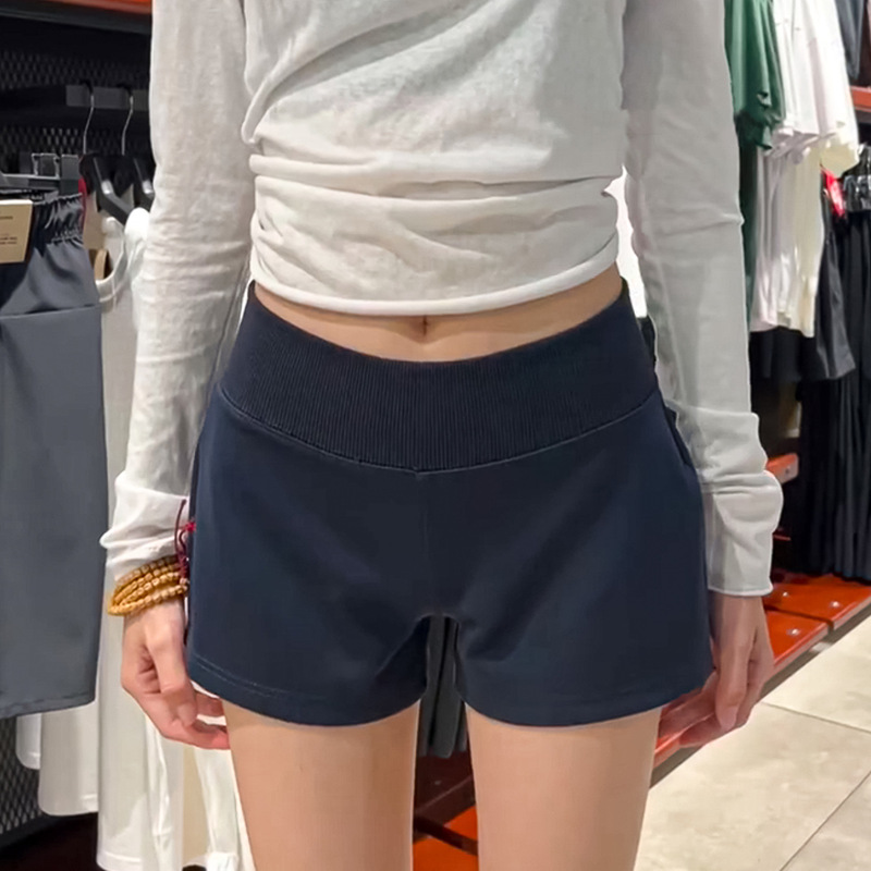 Navy Blue Sports Hip-Hugging Shorts for Women, New Spring/Summer Style, Trendy Three-Quarter Shorts, Slim Fit, Comfortable, Flattering Hot Pants Navy Blue Sports Hip-Hugging Shorts for Women, New Spring/Summer Style, Trendy Three-Quarter Shorts, Slim Fit, Comfortable, Flattering Hot Pants