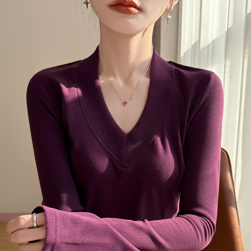 Autumn and Winter New Style Mature Style Deep V-Neck Brushed Thickened Knit Sweater for Women, Korean-Style Slim-Fit Sweater, Elegant Top for Layering Autumn and Winter New Style Mature Style Deep V-Neck Brushed Thickened Knit Sweater for Women, Korean-Style Slim-Fit Sweater, Elegant Top for Layering