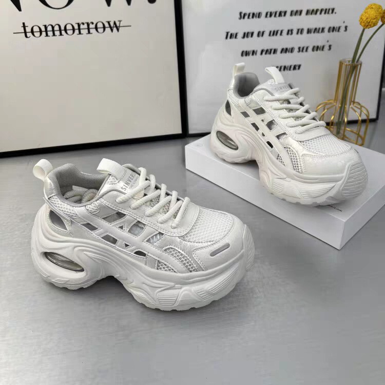 Breathable Hollow-Out Thick-Soled Dad Shoes for Women, 2026 Summer New Popular Style, Height-Increasing Air-Cushioned Casual Closed-Toe Sports Sandals