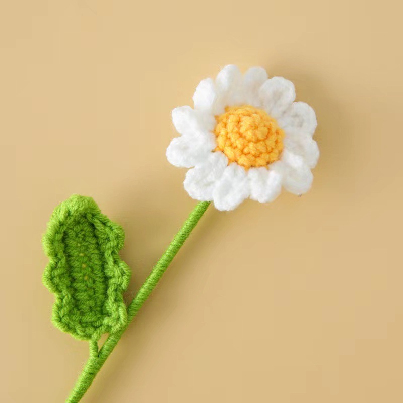教師の日のプレゼントヒマワリの毛糸の花の手作りの毛糸のメリヤスは花の教師の日の花束の完成品をシミュレーションします。|undefined
