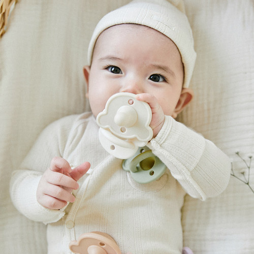 ins style Korean newborn baby anti-colic 0-6 months and over one year old sleeping type super soft silicone pacifier