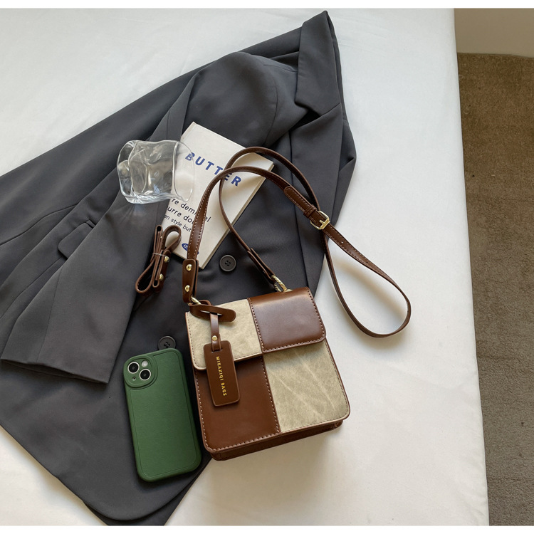 This year, there is a trend of fashionable, versatile, casual and stylish hand-held small square bags for women Specification drawing