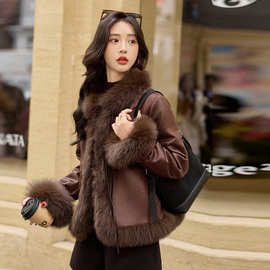 麂皮绒羽绒服冬季新款时尚高定潮牌狐狸毛皮草鹅绒内胆外套短款女