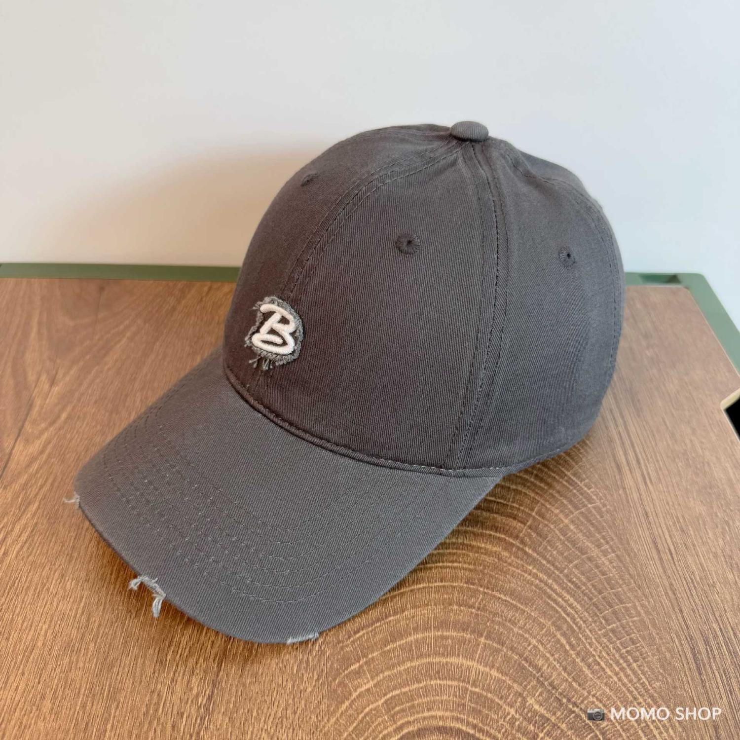 Retro hacer viejos agujeros de marca de moda coreana B letras bordadas sombrero de béisbol pareja estilo callejero amplio sombrero de lengua