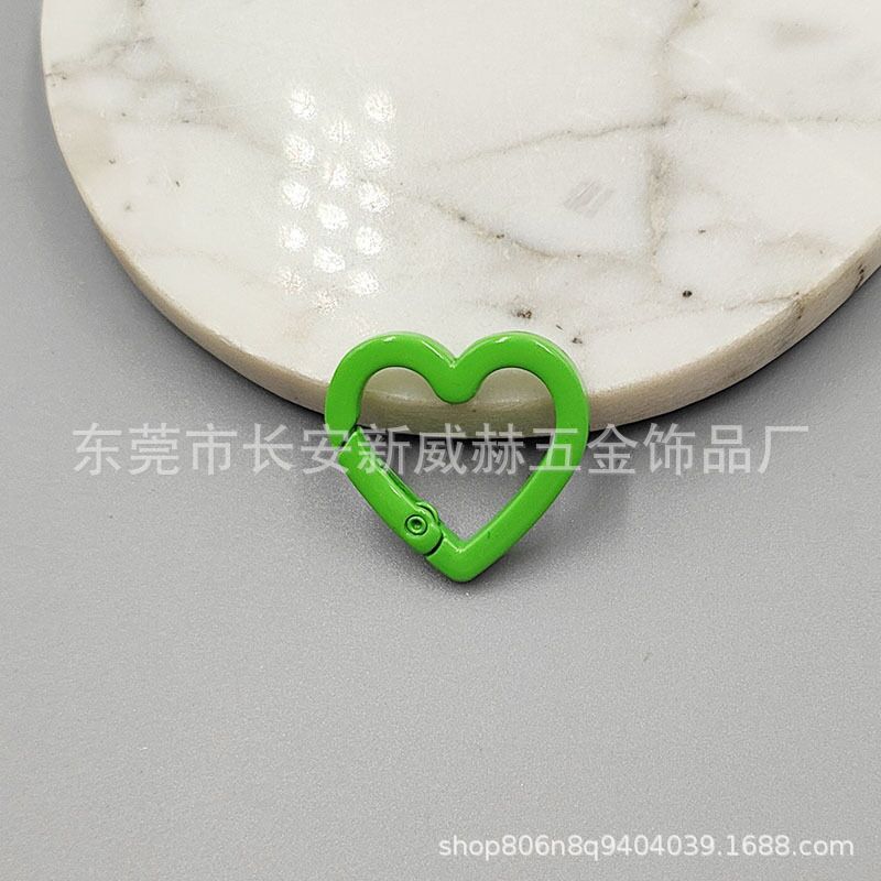 塗装カラー亜鉛合金スプリングは愛の開口スプリングリングの箱に金属のキーホルダーdiyアクセサリーの部品を掛けます。|undefined