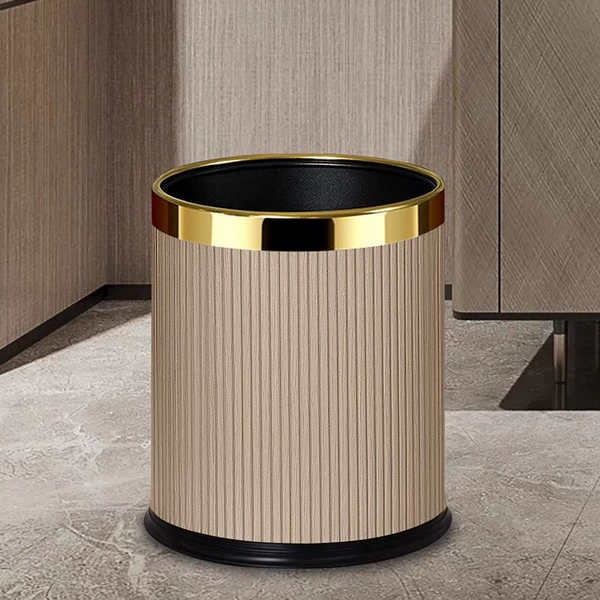 Rogue wood grain -like striped golden ring