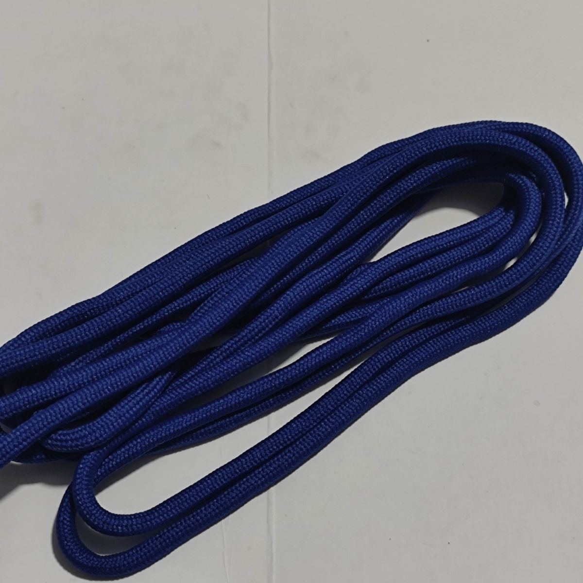 Round and compact - sapphire blue