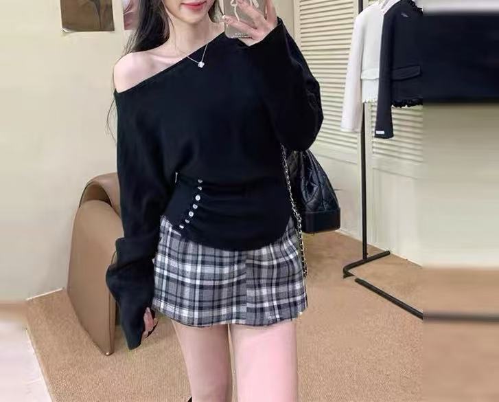 气质斜领设计感露肩长袖毛衣女秋季新款时髦个性褶皱收腰针织上衣|undefined