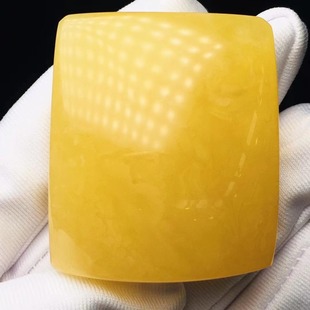 Natural beeswax pendant chicken oil yellow wax rich full text play accessories Ketang jewelry origin supply wholesale