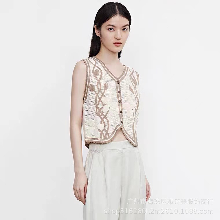 Autumn retro knitted vest