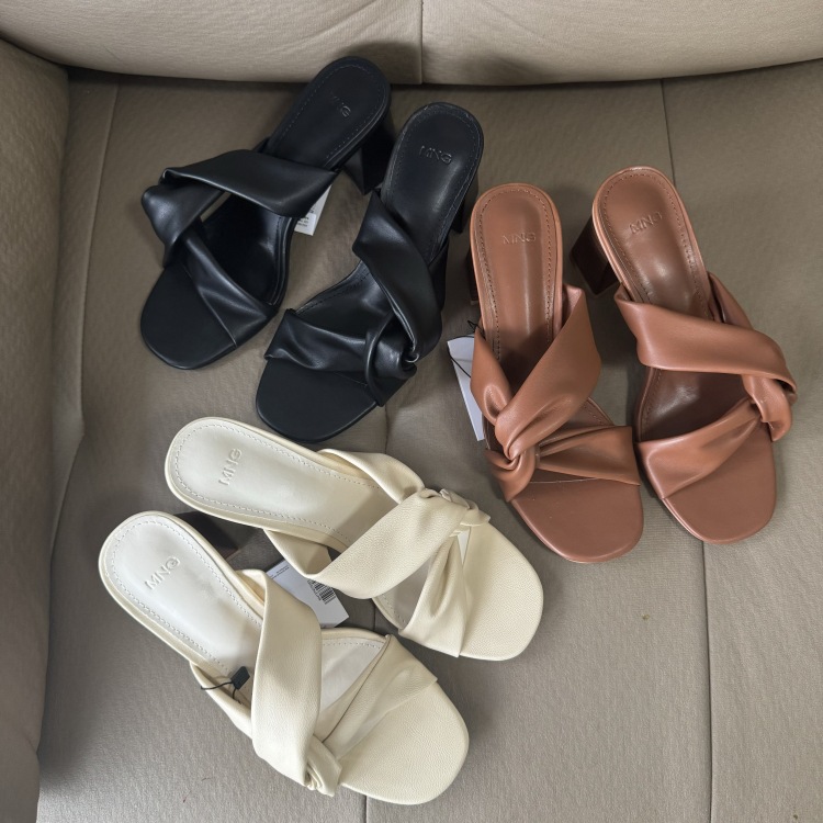Fashionable high heels open toe