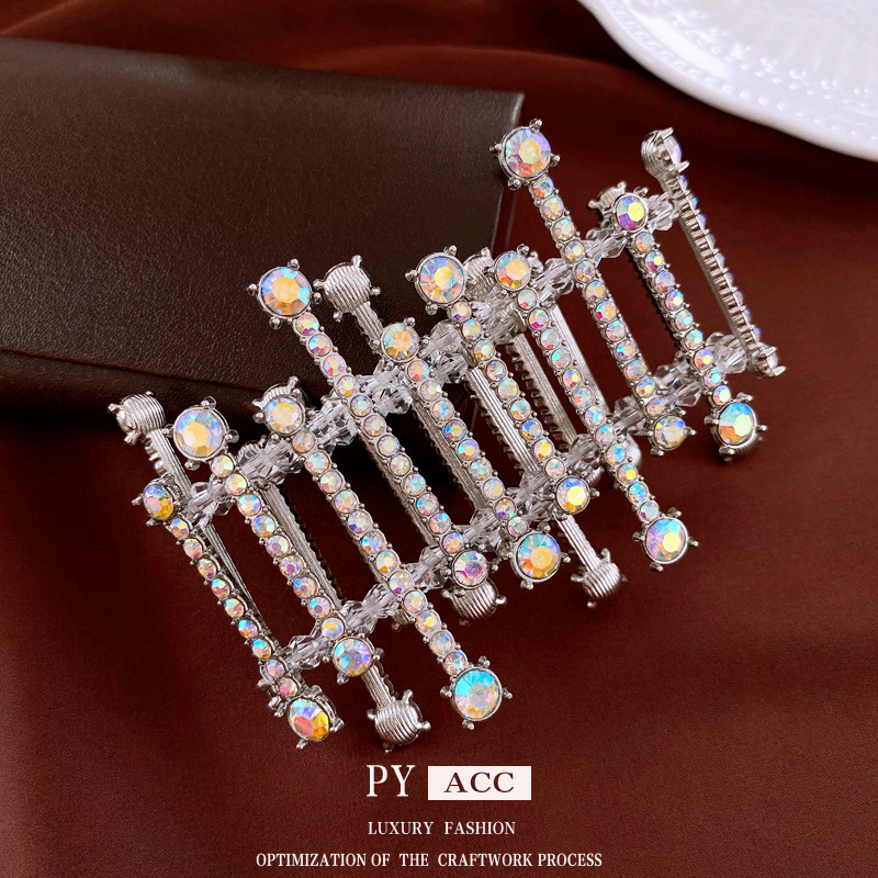 Diamond-encrusted geometric crystal bracelet niche fashion design bracelet personality light luxury high-end Joker jewelry wholesale