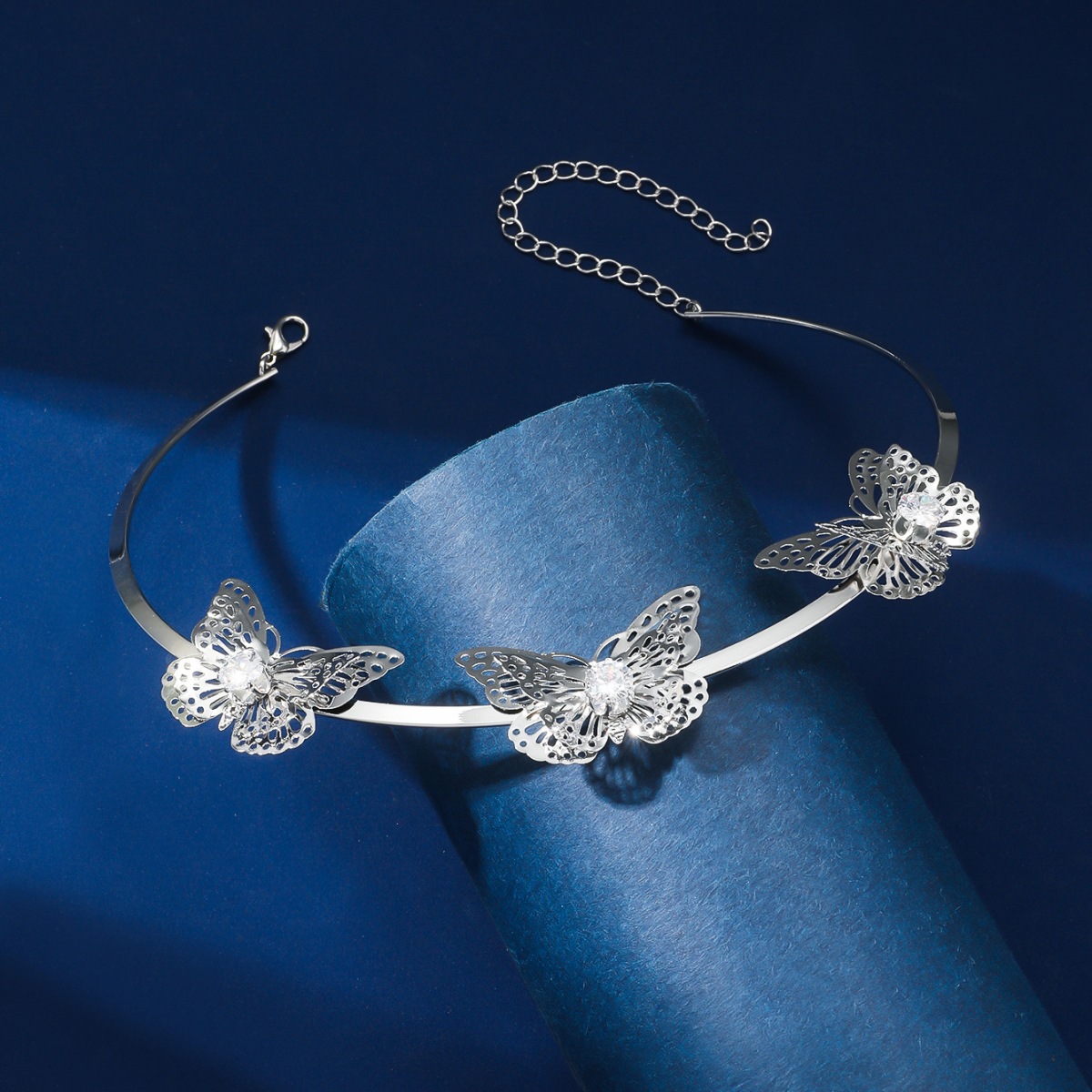 Moda europea y americana nueva mariposa de metal pendientes collares de joyería hip-hop personalidad conjunto de moda para mujeres accesorios exagerados