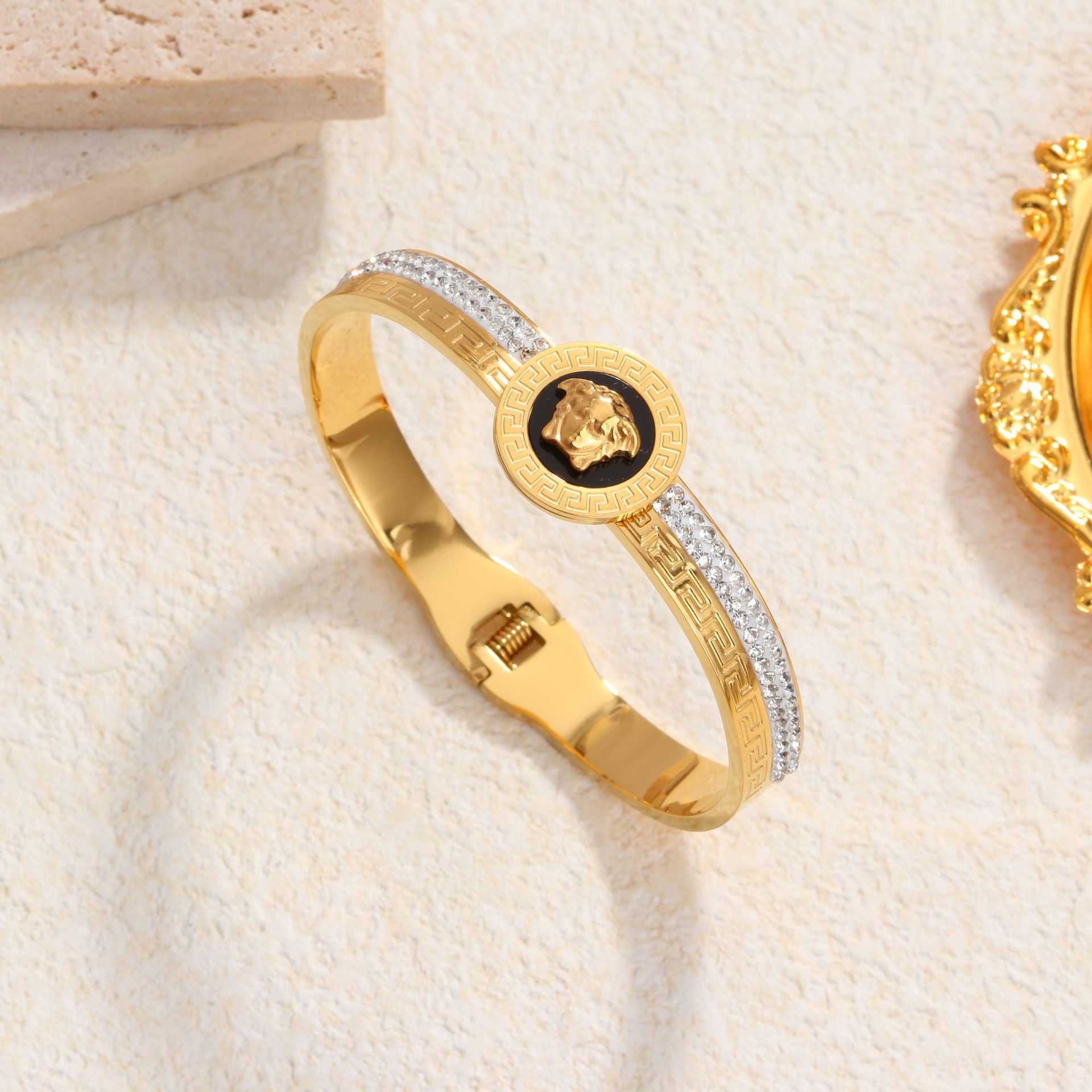 56 머드 다이아몬드 헤드 팔찌 골드