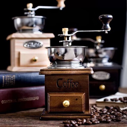Hand-cranked coffee machine, hand-cranked coffee grinder, manual coffee grinder, pepper grinder, vintage simple hand-cranked coffee grinder Hand-cranked coffee machine, hand-cranked coffee grinder, manual coffee grinder, pepper grinder, vintage simple hand-cranked coffee grinder
