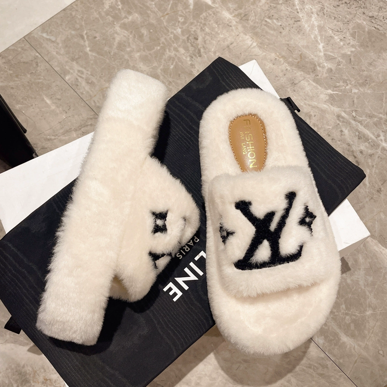 Волосатые тапочки женские наружные носить 2024 новые корейские туфли прилив осенние и зимние громкие хлопчатобумажные тапочки дети весна