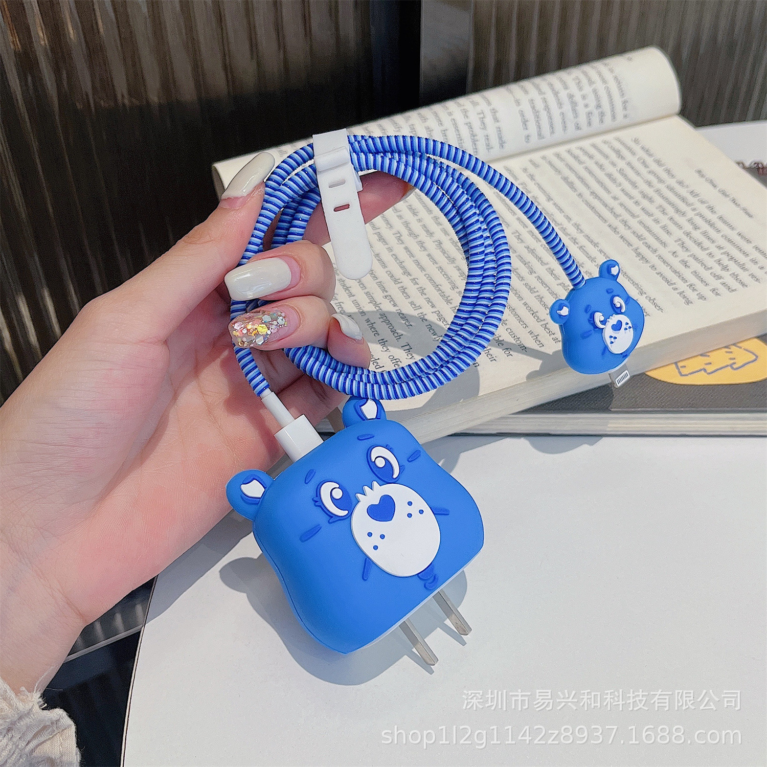 Aplicable Apple 18W / 20W cargador de cabeza de cubierta cargador de cubierta de cable de datos cubierta de 4 piezas al por mayor