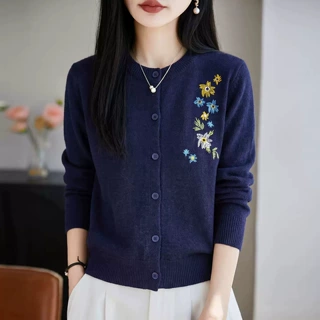 韩版花朵刺绣圆领单排扣针织开衫女百搭显瘦减龄保暖毛衣宽松外套