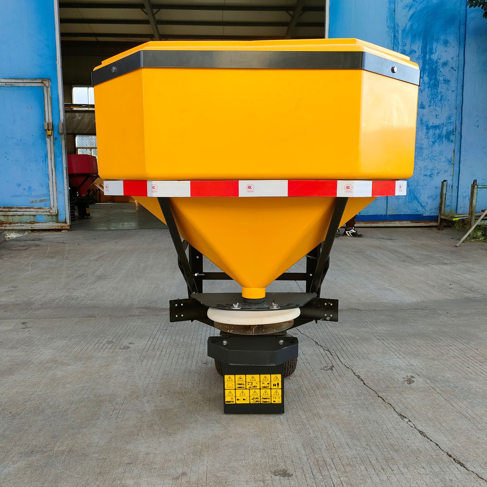 道路环卫抛撒机械车载融雪剂撒布机清雪设备不锈钢除雪洒布机