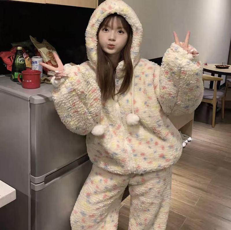 Colorful Polka-Dot Coral Velvet Hooded Pajamas Women's Suit Can Be Worn Outside Thickeneded Velvet Flannel Home Clothes Autumn and Winter