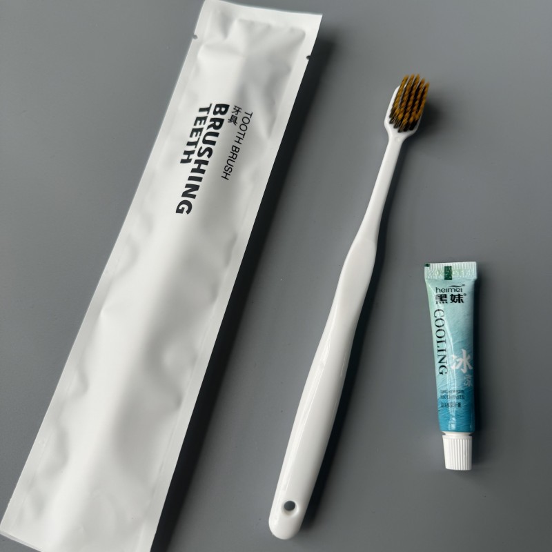Hotels and Inns use disposable white medium-width head extra soft bristle toothbrushes with gradient flame silk soft white box bag packaging