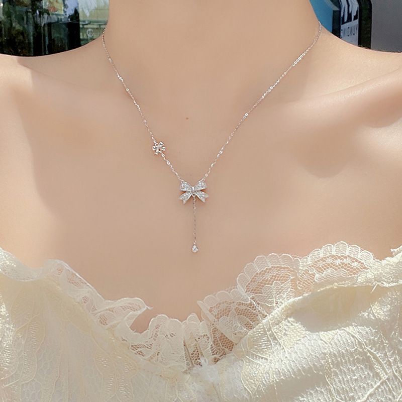 Star Moon Collar Mujer Luz Lujo Verano Diseño Sentido Estrella Estrella Luna Colgante Titanio Acero Dulce Sueño Piedra vidriada Cadena de clavícula