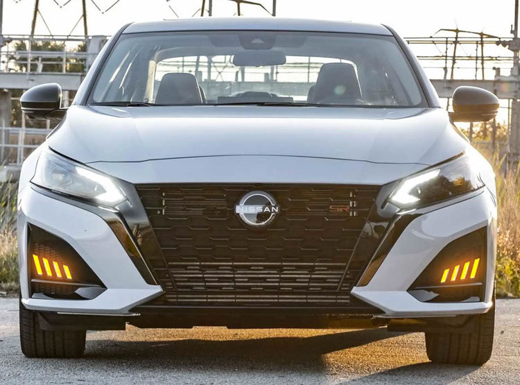 Suitable for 24 Models of Overseas Versions of Nissan Altima, Daytime Running Lights, American Version Altima Modified Led Front Bumper Lights