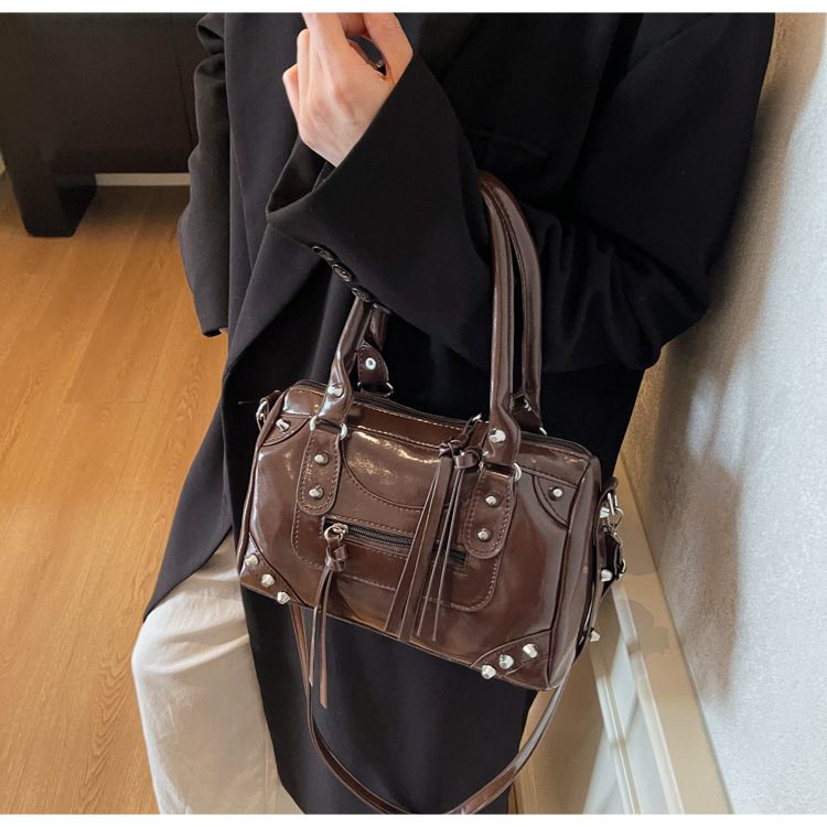 Muñeca transfronteriza bolsas de almohada de clavos de gran capacidad bolsas de mano de hombro