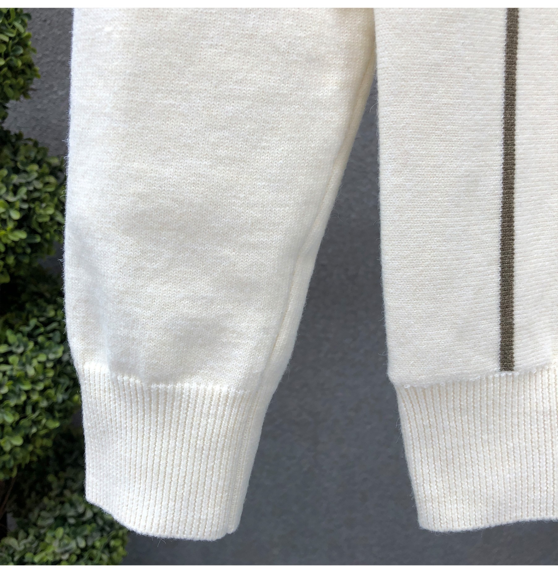 Maglione polo uomo slim fit con zip e design a righe_voghion.com