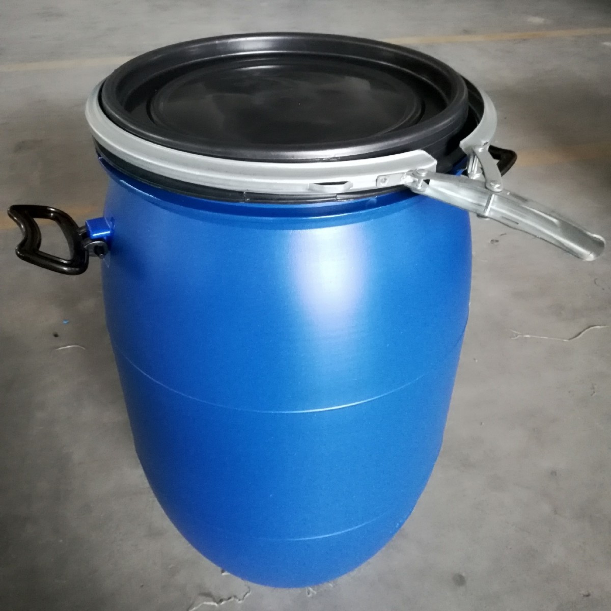 60L铁箍大口塑料桶法兰化工桶包装桶60kg水桶手提包装桶