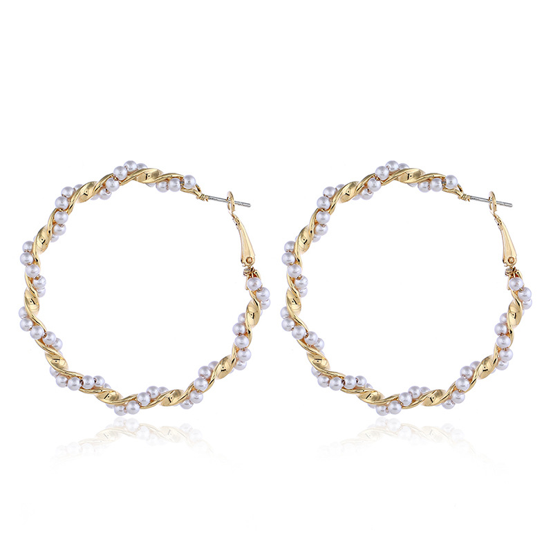Nihaojewelry Wholesale Jewelry Retro Golden Geometric Round Big Pearl Earrings display picture 2