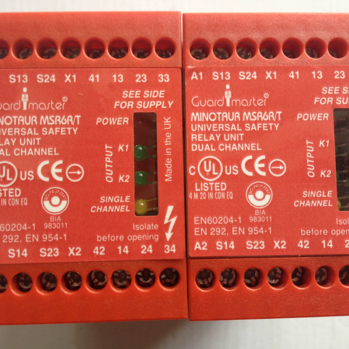 Реле безопасности AB 440R-C23017 24 В переменного/постоянного тока доступен на складе